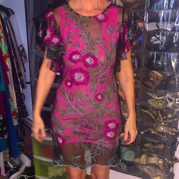 SHEER EMBROIDERED dress/cover up - Picture 4 of 9